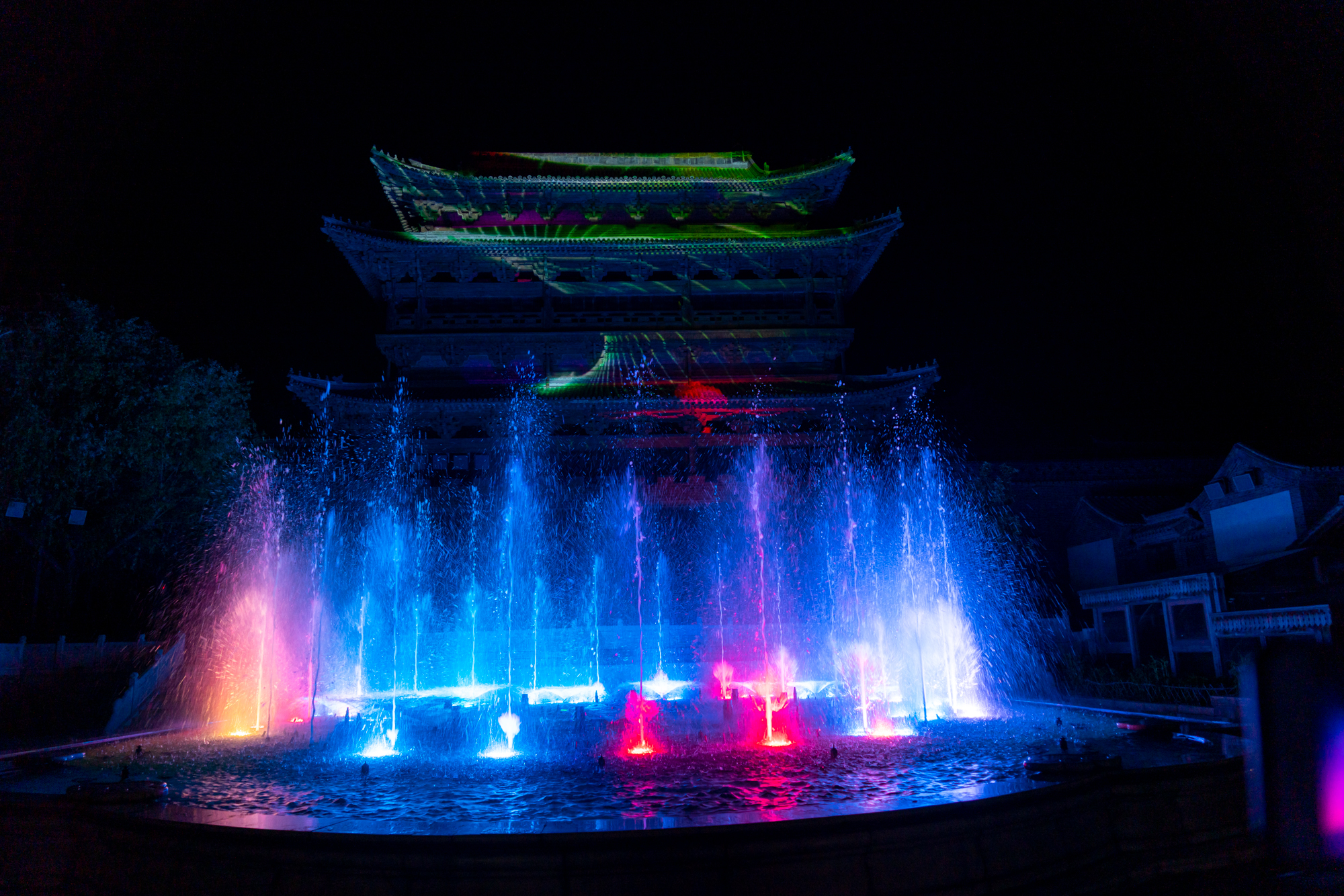 司马台长城的壮观雄奇+北方人的梦里水乡，都在这座京郊水镇了