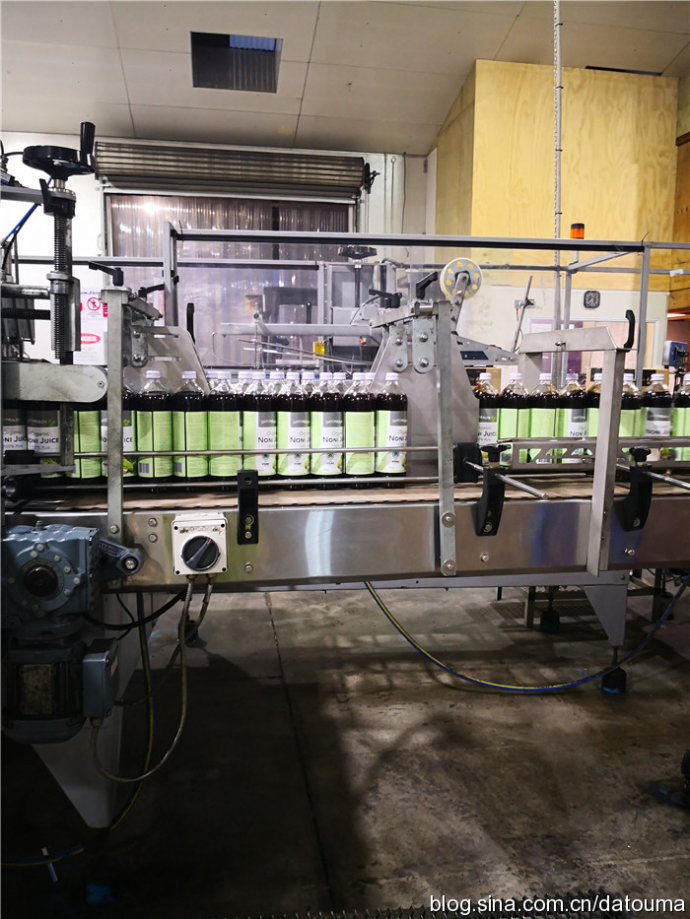 从代理品牌起家,从生产商到经销商到零售商