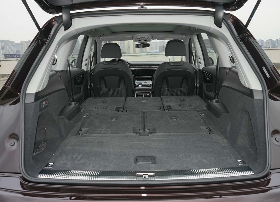 奥迪q7三联屏,奥迪q7中控改三联屏