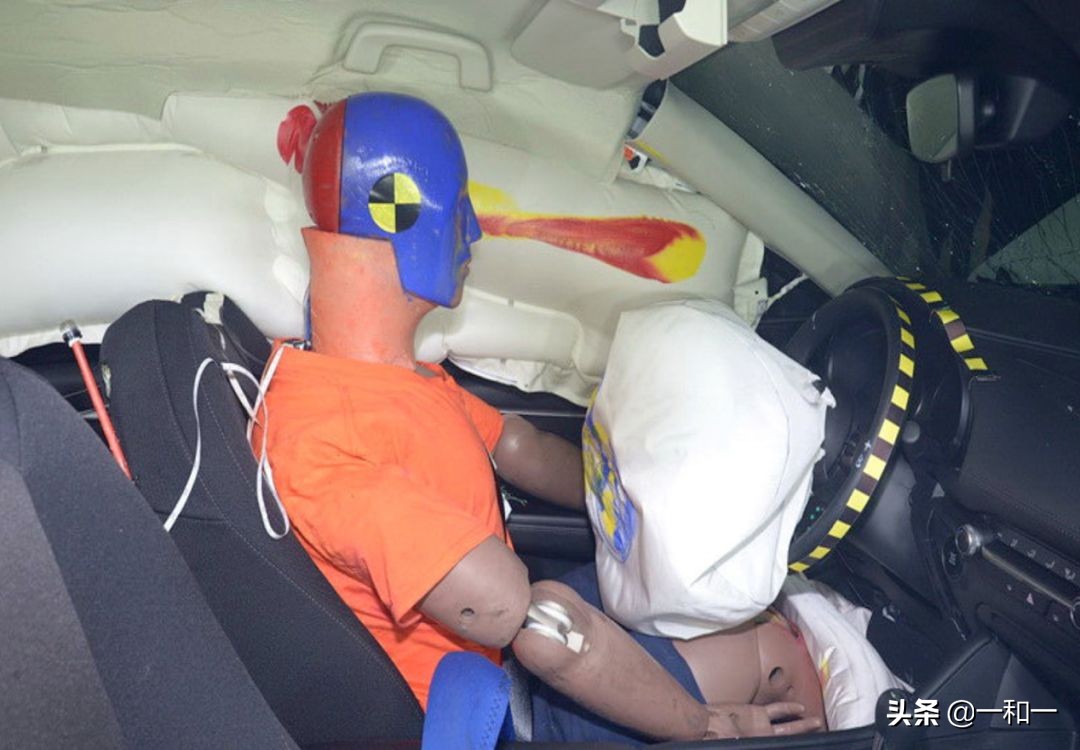 日系车真的皮薄合集,日系最安全的车马自达3