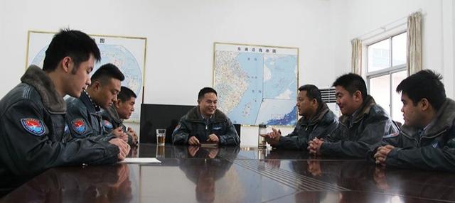 建国劫机第一案惊心动魄“子爵号”机组当场击杀歹徒（二）