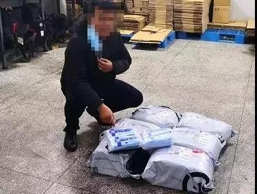 全国查获的假口罩有哪些,警察查获假口罩