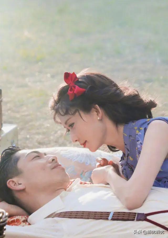 林志玲蕾丝蝴蝶结,45岁林志玲肌肤显嫩如少女