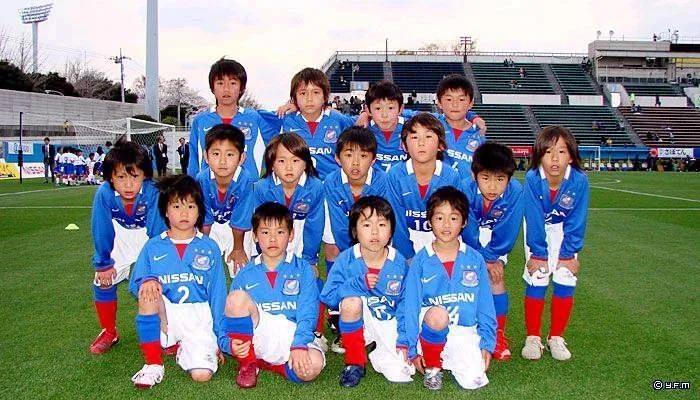 中国足球该不该喷,中国足球练习要钱吗