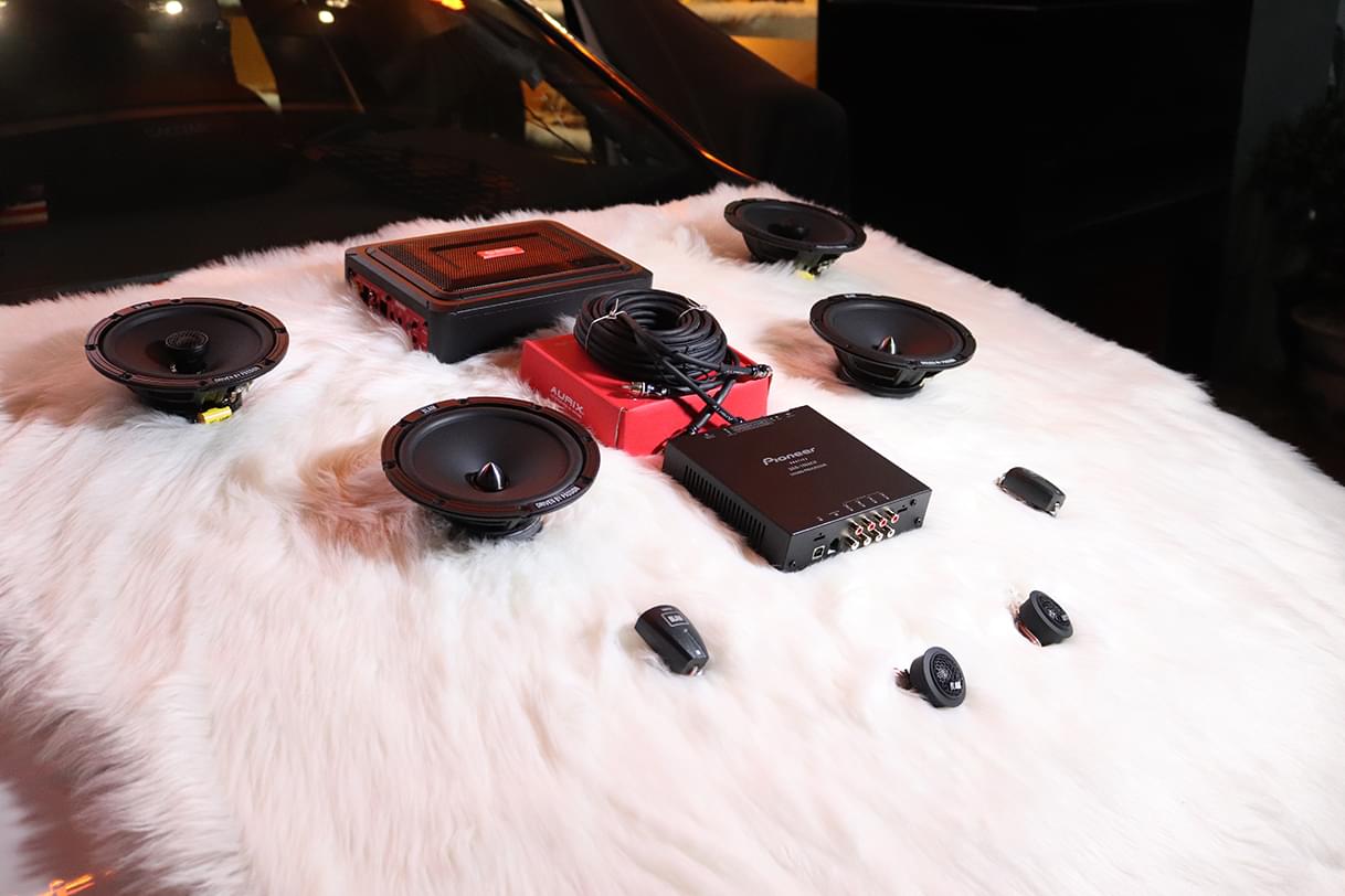 深圳汽车音响改装效果试听,深圳速腾汽车音响改装