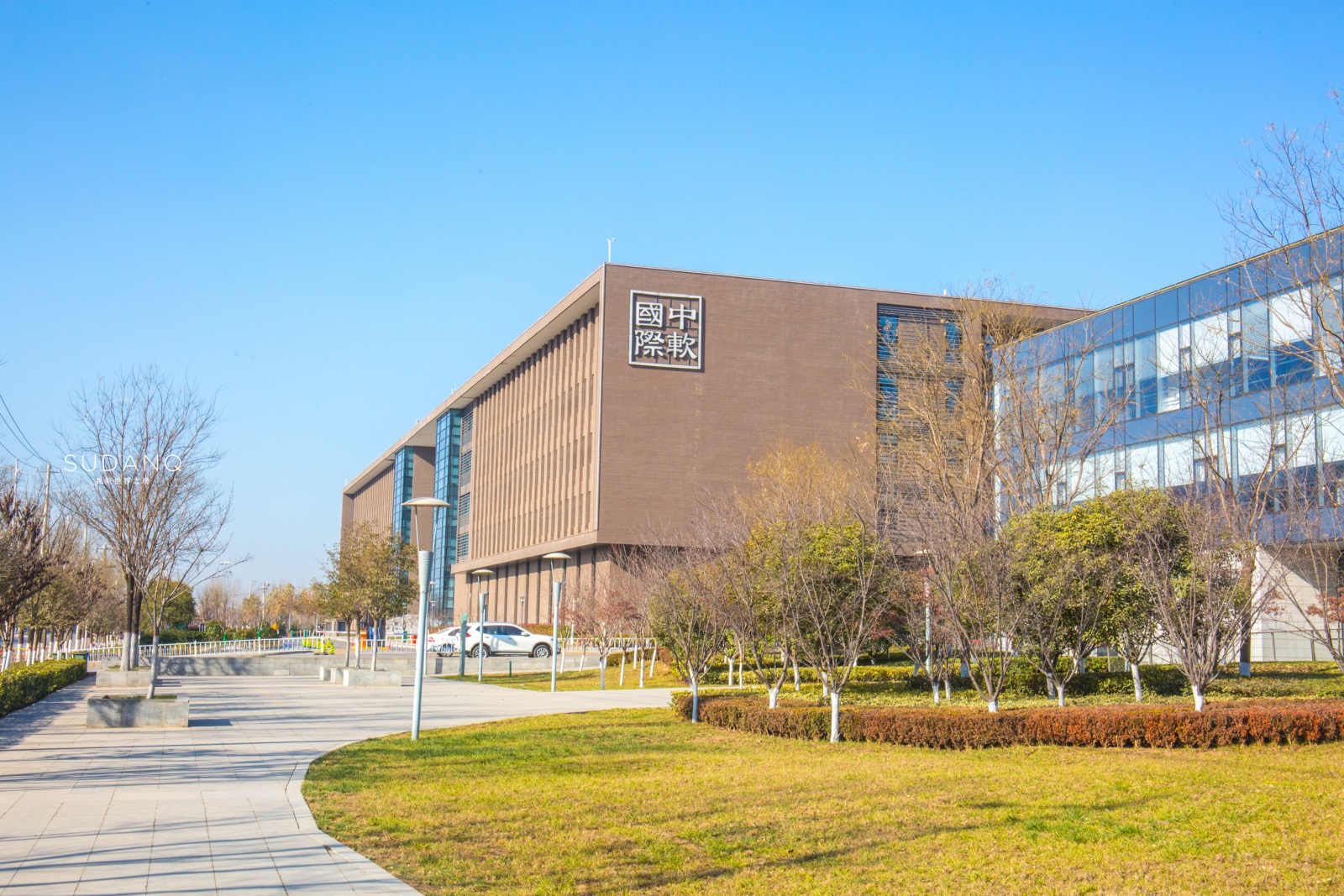 西安高新区真是块宝地，资源丰富实力雄厚，还有千年历史古迹