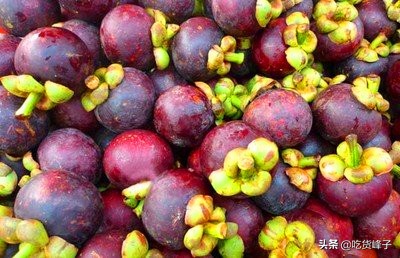 我叫山竹，迫不得已卖那么贵，其实我浑身都是宝，家家户户都需要