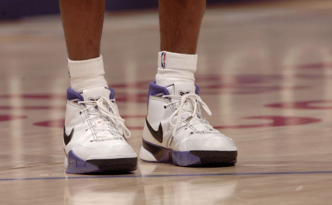 科比穿乔丹鞋的故事,科比篮球故事完整视频