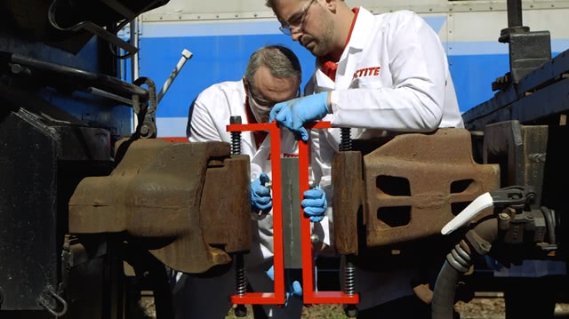 世界最强的胶水粘船,把世界上最粘的胶水粘在身上