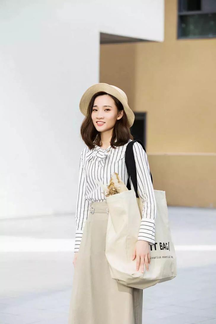 显瘦雪纺衫搭半裙,今年最火的雪纺衫半裙