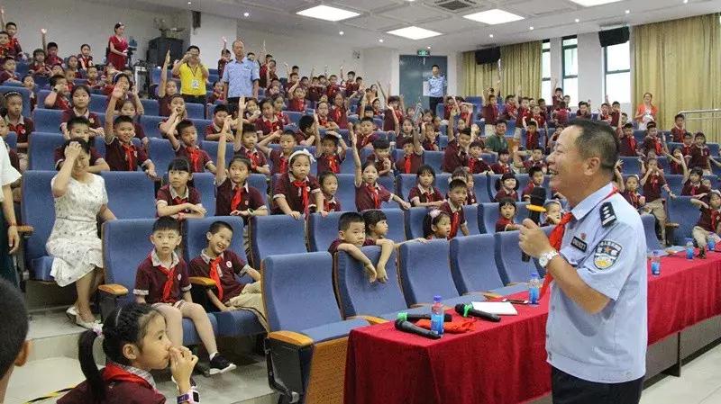 台风玲玲新路径,珠海台风消息最新预报直播