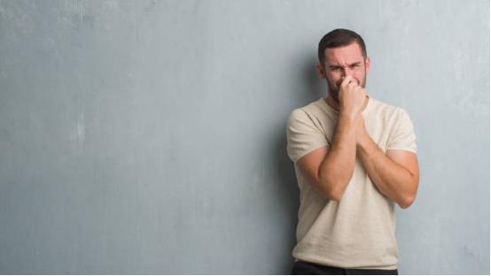 你的蛋蛋潮湿吗？恶臭，菊花疼，*裤内**被染黄等等