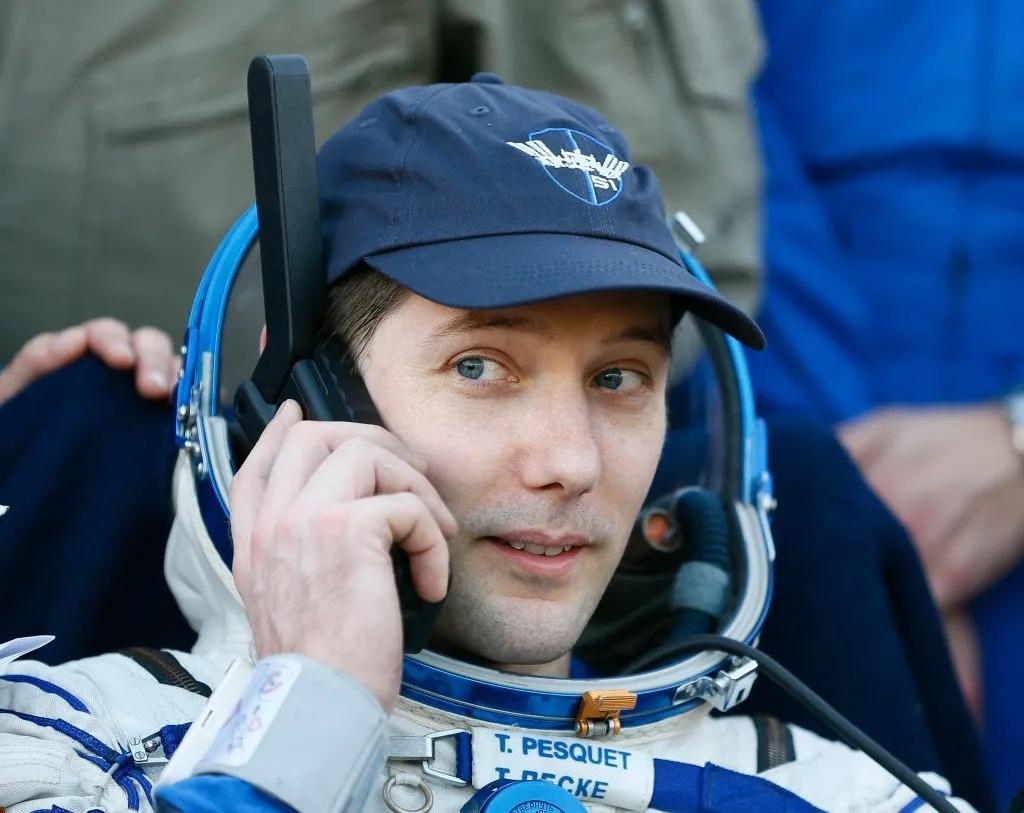 被这个法国帅气宇航员迷倒!网友:法国人真TM浪漫