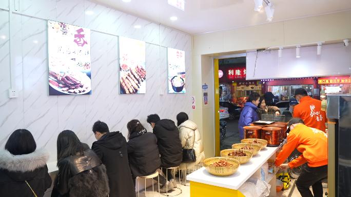 新手如何开麻辣烫店，戏食神来告诉你