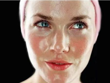 夏天护肤用爽肤水还是保湿水,油皮夏天保湿