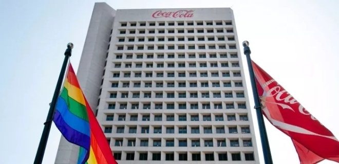 可口可乐联名广告策略,可口可乐互黑广告