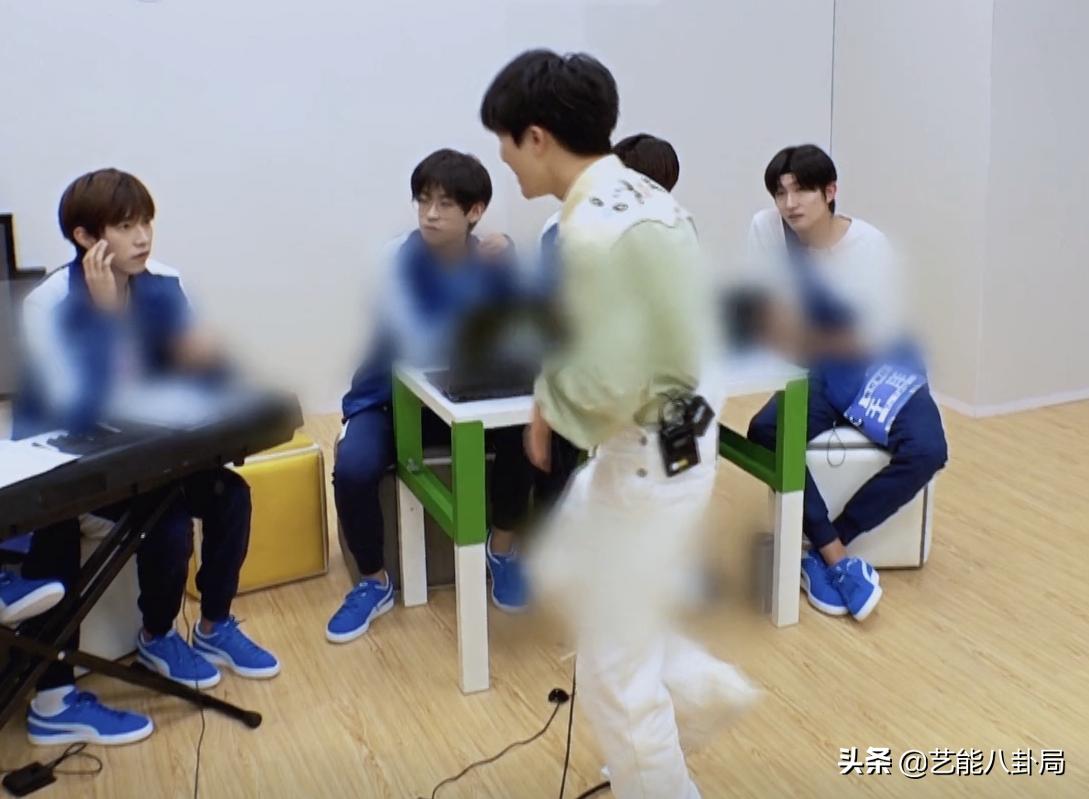 *制抵**升级!辱华品牌全打码,多档综艺集体行动,满屏行走的马赛克