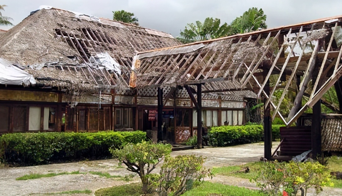 宜昌农村小伙返乡养殖黑鸡,回乡养本地黑鸡的90后小伙