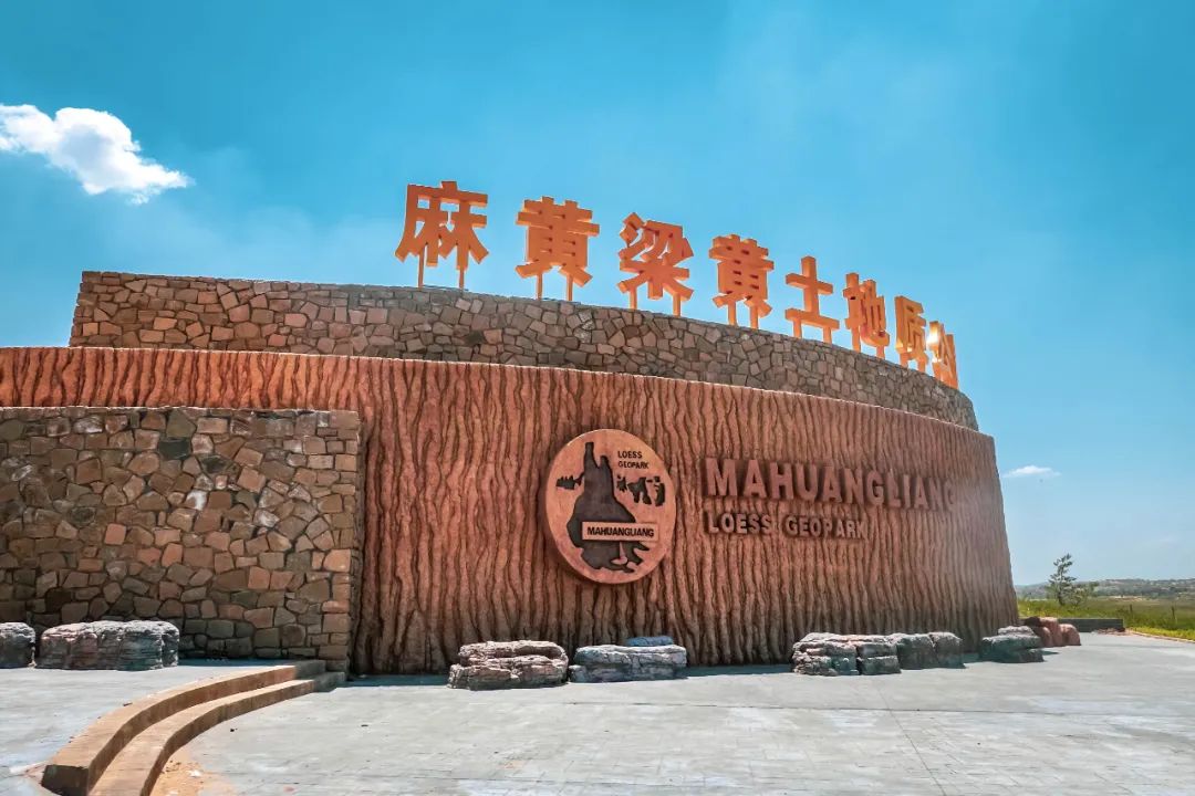 驾驶长安UNI-K从榆林启程一路北上鄂尔多斯观茫茫大漠