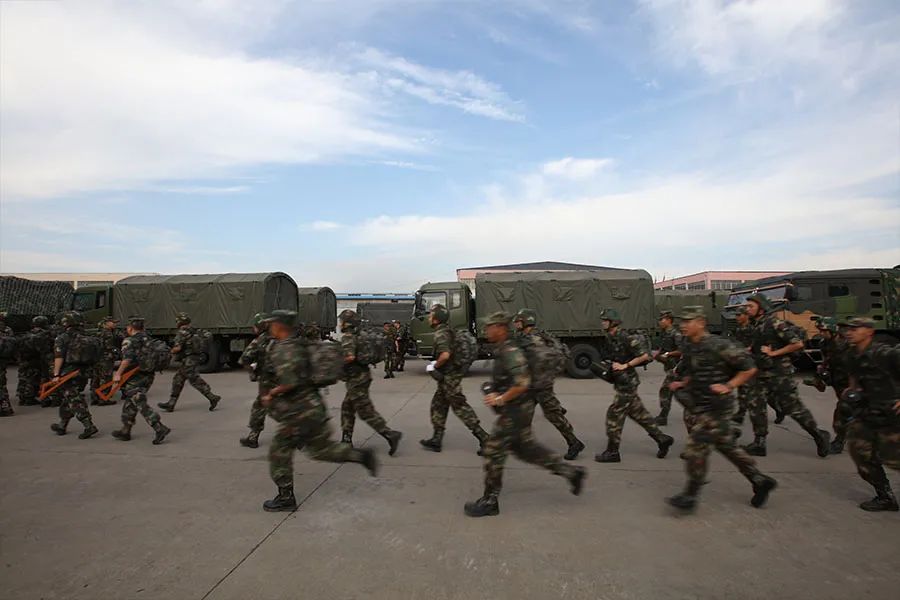 仲春初四日春色正中分古诗,今日春分昼夜平分春意融融