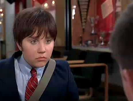 女孩女扮男装进入男生宿舍,女孩女扮男装进入男子学校的电影