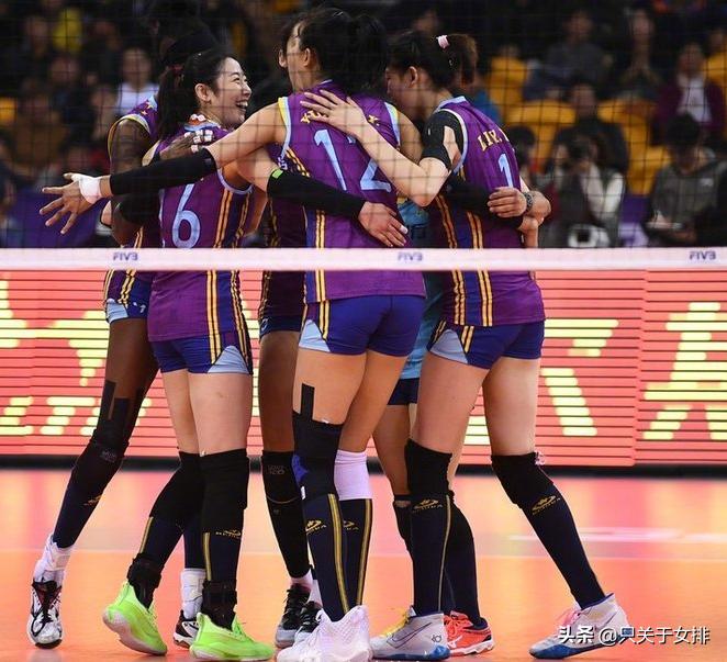 中国女排都有谁穿篮球鞋,中国女排朱婷穿库里球鞋