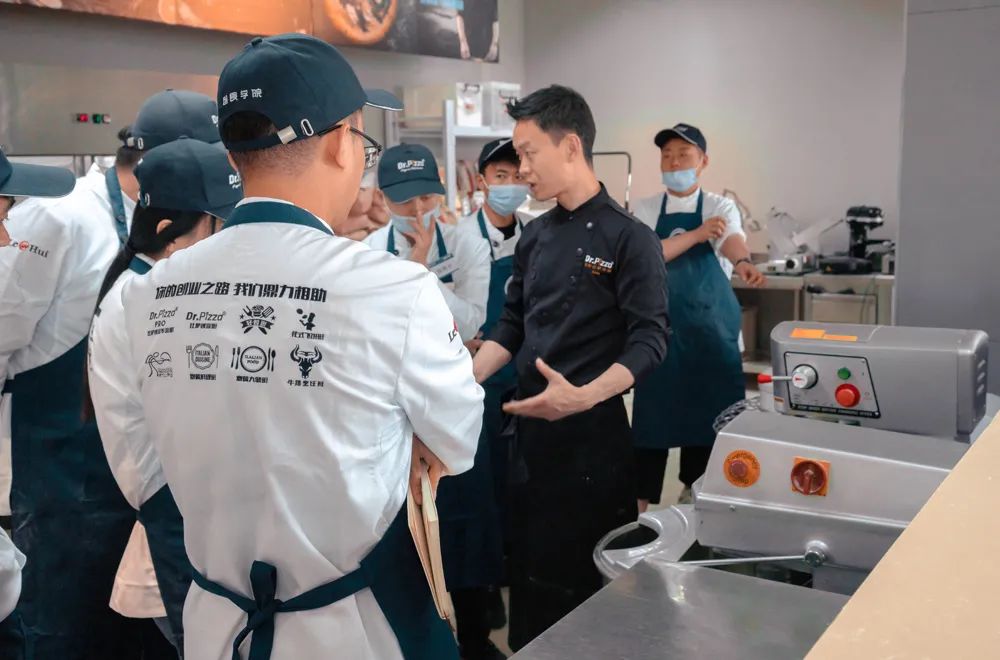 夏天面团室温放一夜会发酵吗,夏天面团控温加冰水吗