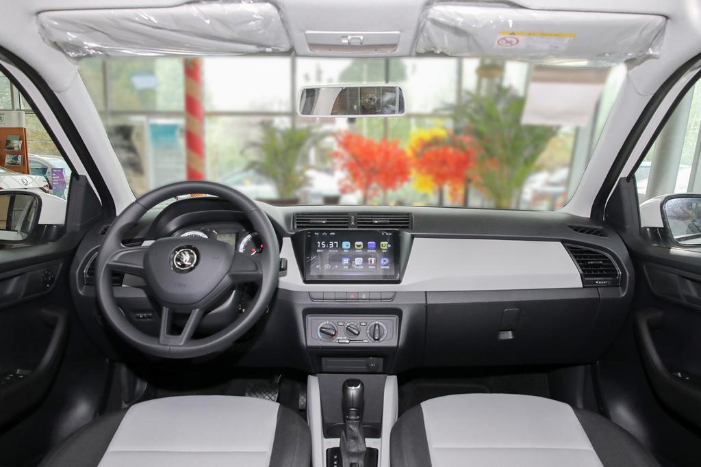 更新换代慢，这三款两厢车难道是不愿随波逐流？