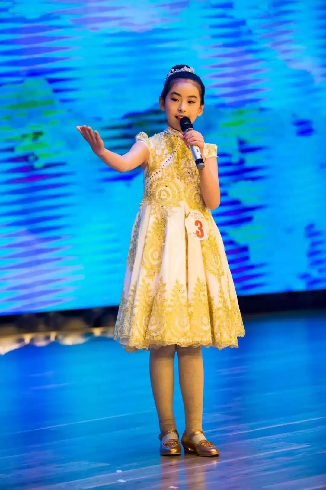 哇噢！你竟是这样一个清新淡雅、才华横溢的南方姑娘