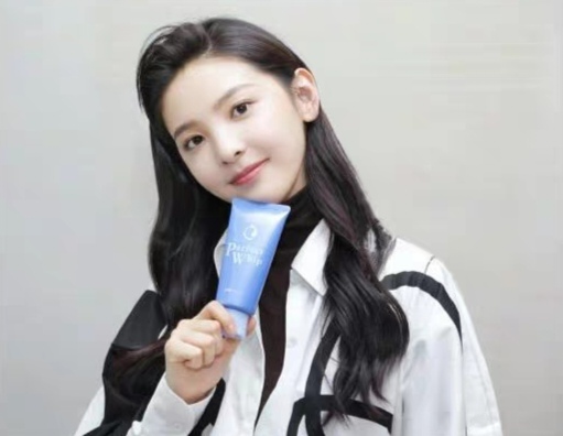 推荐几款网红洗面奶好用 (最近很火的网红洗面奶真的有用吗)