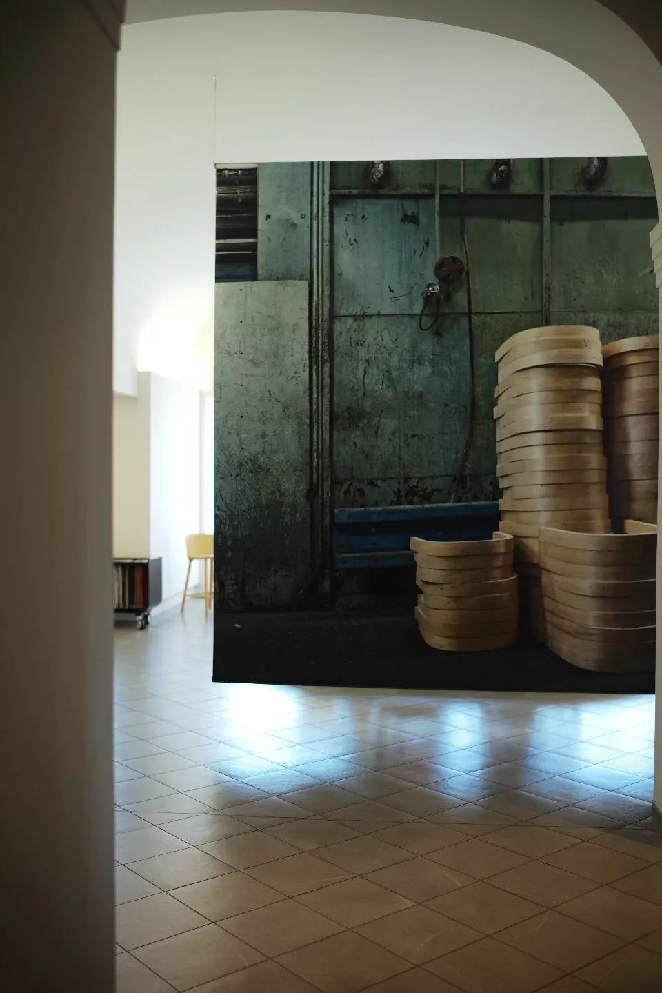 探访TON工厂看经典椅子背后的故事|疯狂24h我们去捷克干了啥？