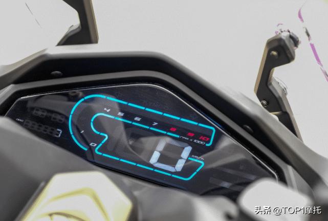 跨界光阳赛艇s36版,跨界踏板光阳赛艇250配置