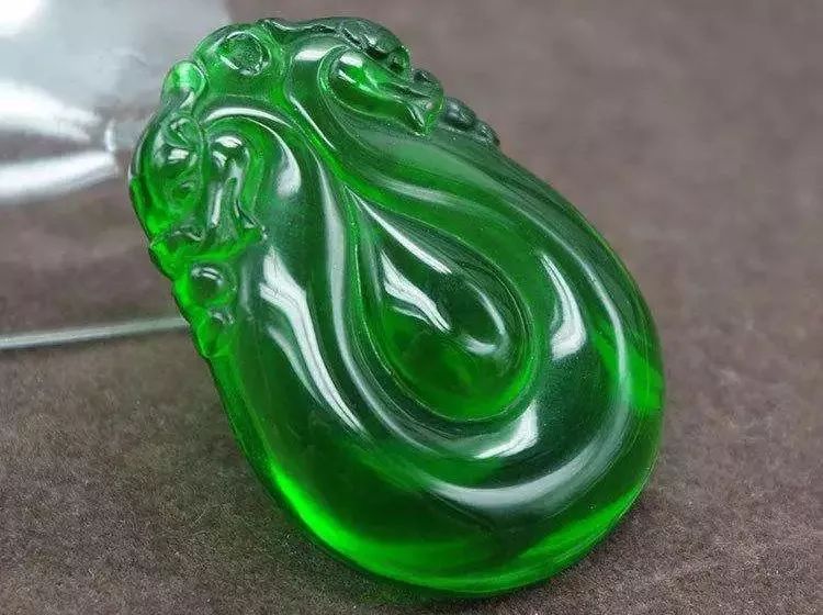 这些珠宝千万不要买,这几种假珠宝千万不能买