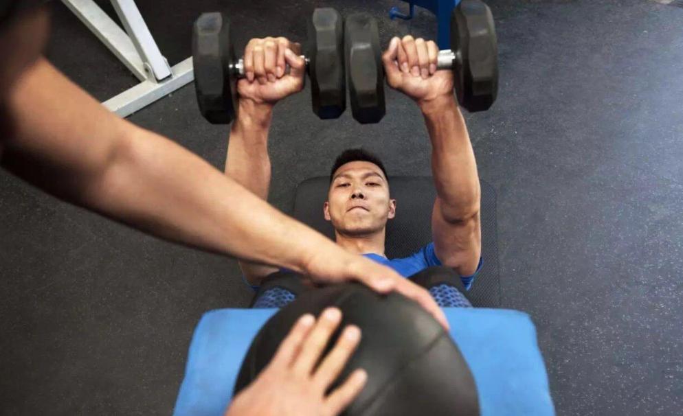 健身一个星期不练肌肉就会退化吗,每周只健身一次有用吗