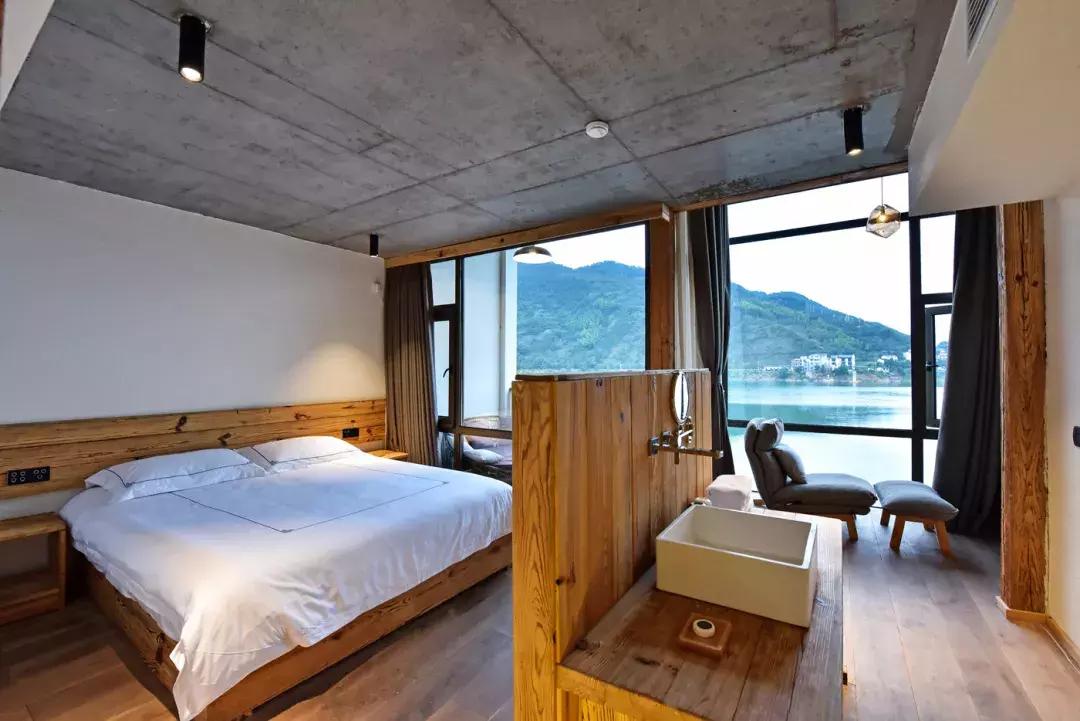 C位出道的千岛湖绝版亲水民宿！要把千岛湖最美的景装进房间……