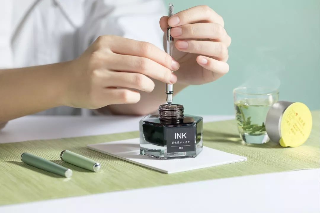 999皮炎平出口红,999皮炎平出口红广告