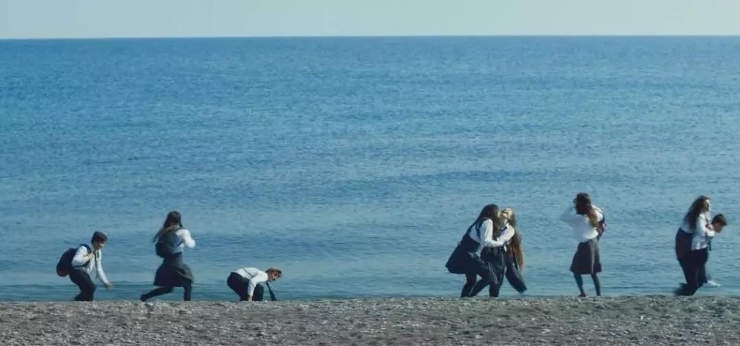 这部关于五个女孩的电影，折射的才是姐姐们真实的人生