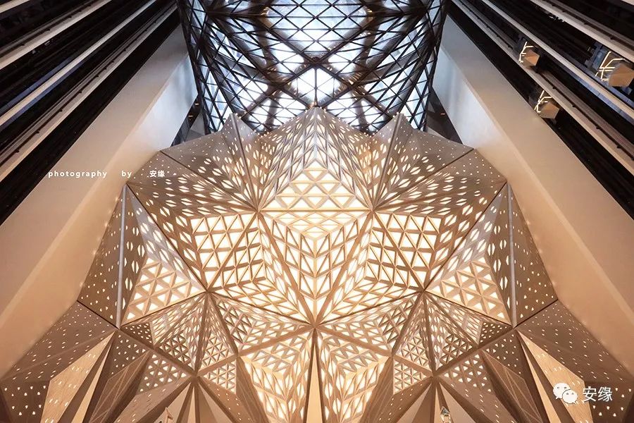 小赌王的炼金术：斥资11亿打造梦之神，澳门最喷血的娱乐巨献