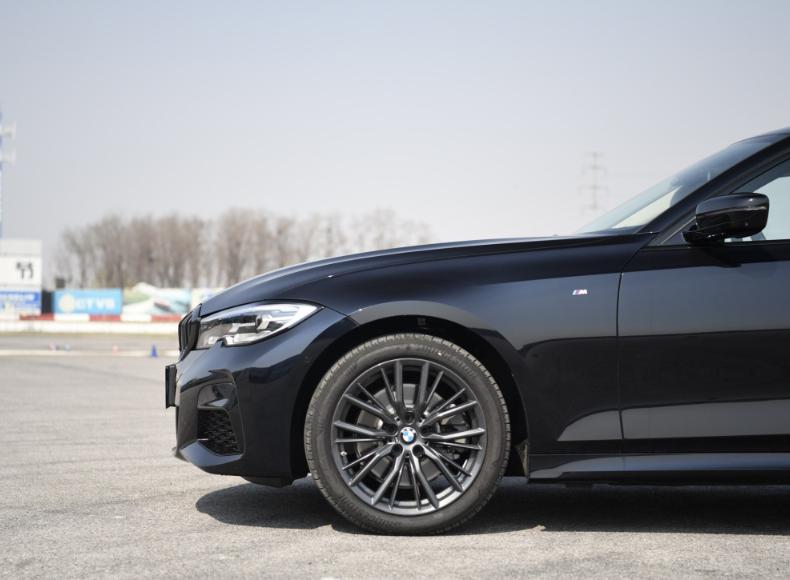 宝马3系330lim运动曜夜版介绍,宝马3系330i运动曜夜套装