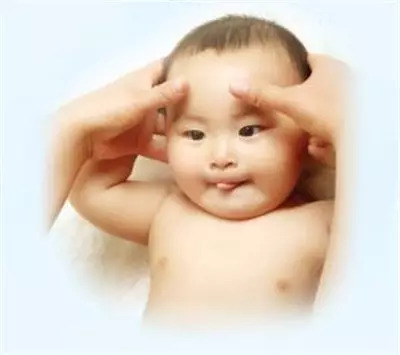 10-12个月宝宝抚触操教学,7-9个月婴儿抚触按摩教程