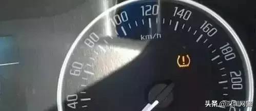 仪表盘故障灯亮起应对方法详解,仪表盘三个救命灯亮起就必须停车