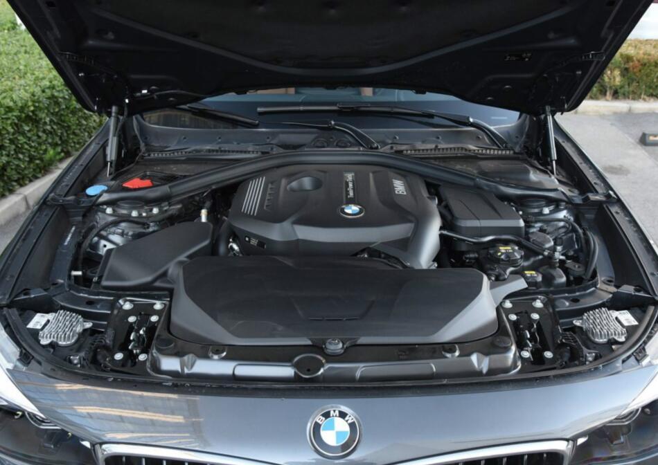 宝马3系gt2019款320i时尚型,动力平顺没有顿挫感