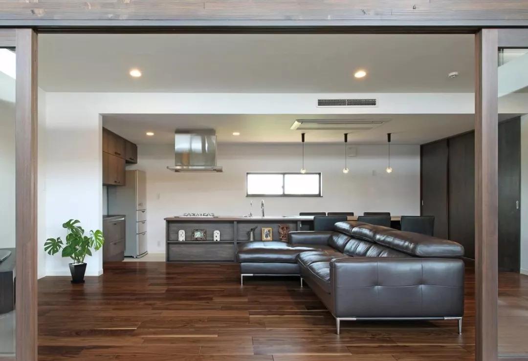 黑胡桃木实木地板什么档次,北美黑胡桃木地板多少钱一平