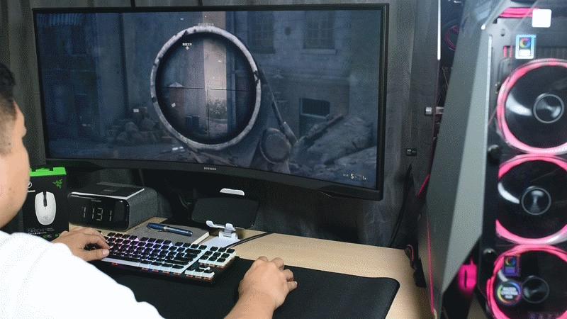 颜值高、还能打、抓着还舒服-雷蛇八岐大蛇V2游戏鼠标