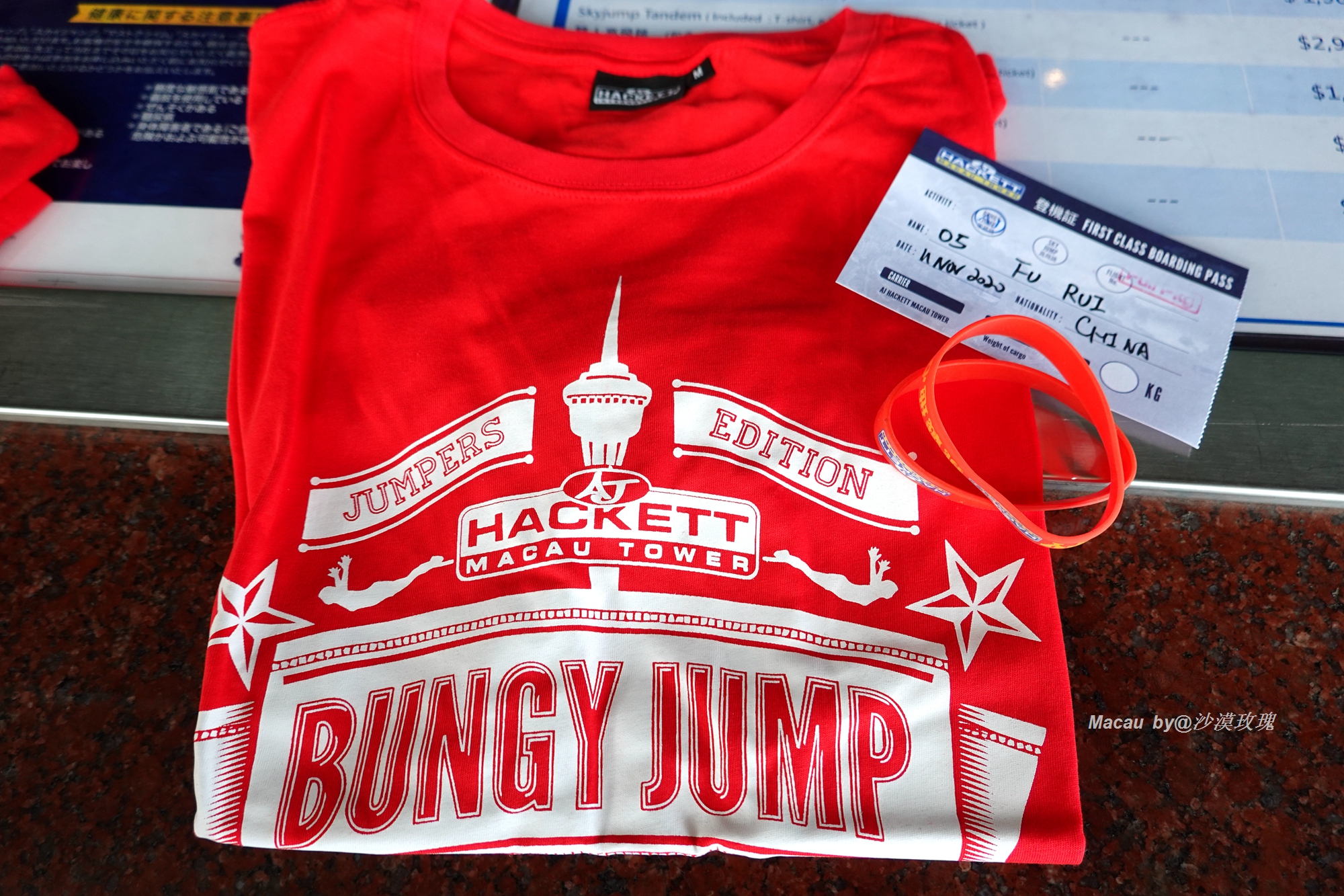 从3米高空跳到水里,世界最高蹦极澳门塔挑战成功