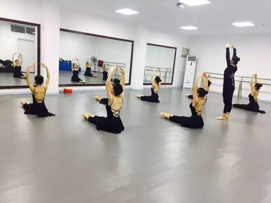 高中生进入暑假怎样让自己变美,暑假期间如何逆袭变美不用花钱