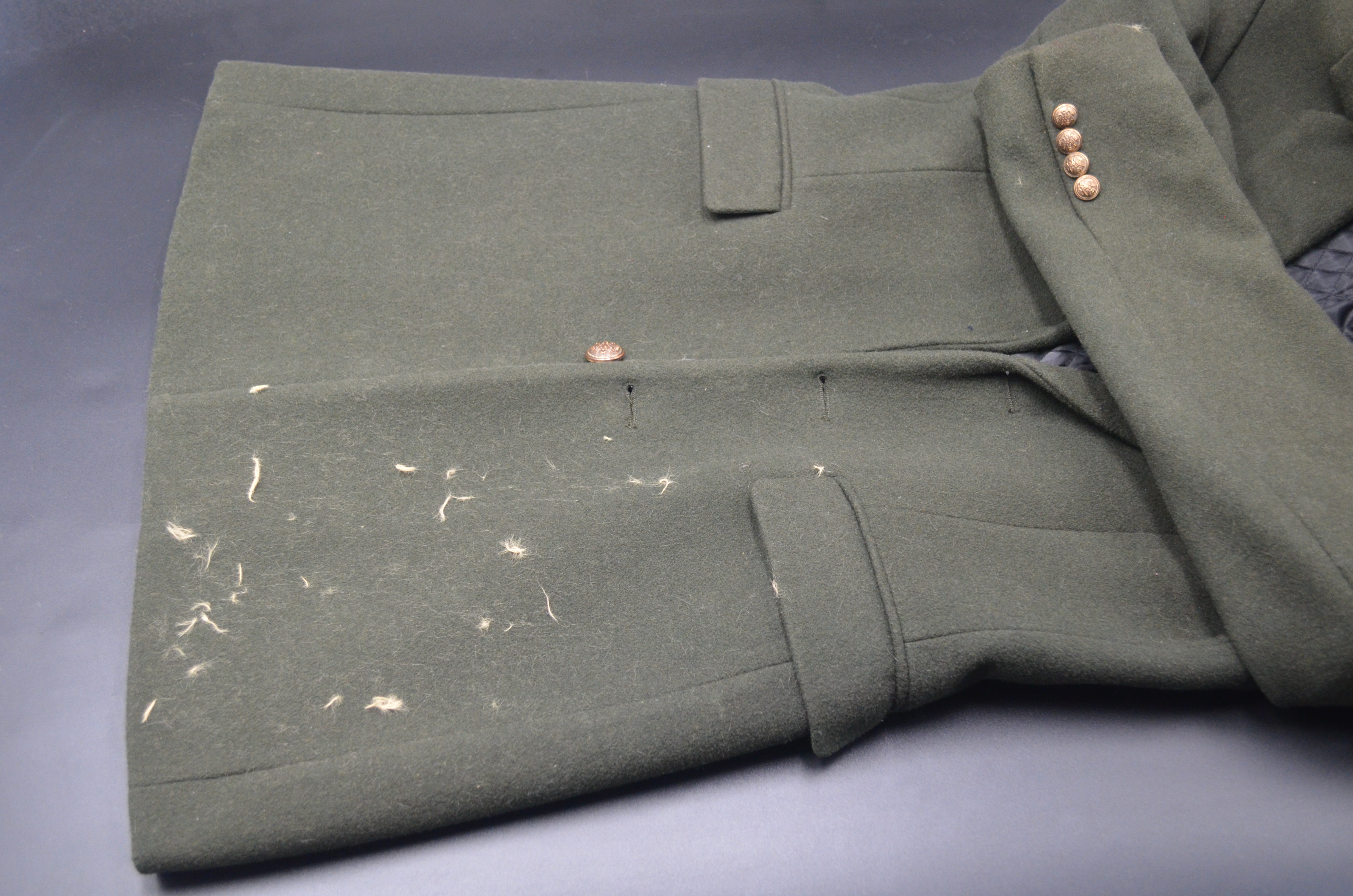 黑色衣服粘毛怎么处理小技巧,衣服粘毛小技巧