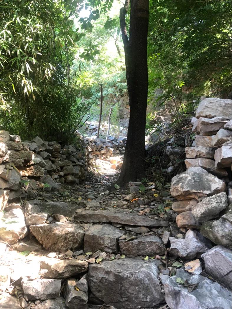 走进太行山深处山村,走进古老的石头村