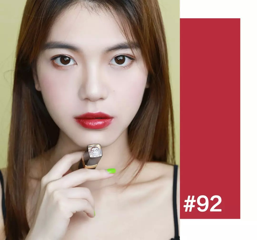 蜡笔小新穿香奈儿同款,盘点蜡笔小新里面的女装