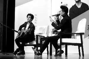 李健清华大学唱功,斯文理工男李健